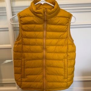 SK studio youth puffer vest size 10-11/160cm